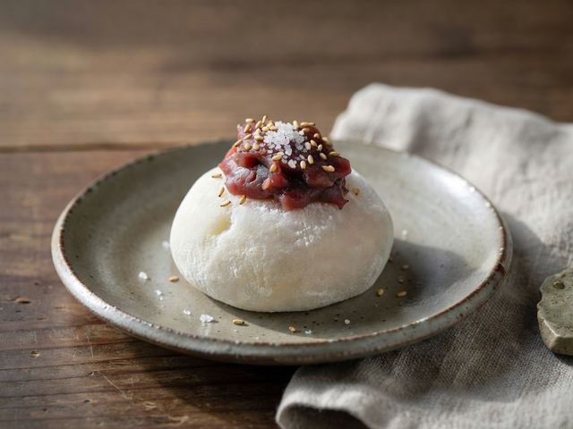 Sweet Red-Bean Mochi with a Pinch of Salt