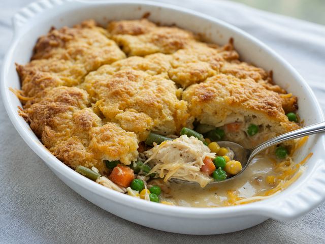 Viral Cheddar Bay Chicken Cobbler